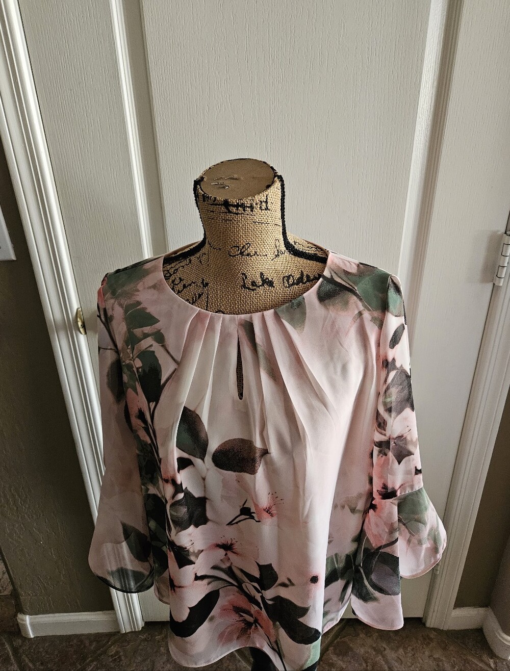 NWT ☆ Kasper Top/Blouse, Size Large Petite, Brand NEW!